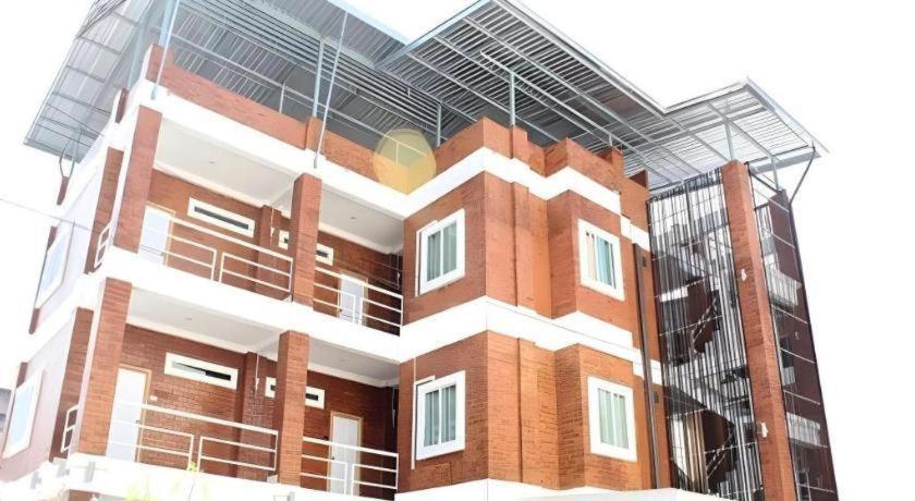 Changsova Hotel Rayong Exterior photo