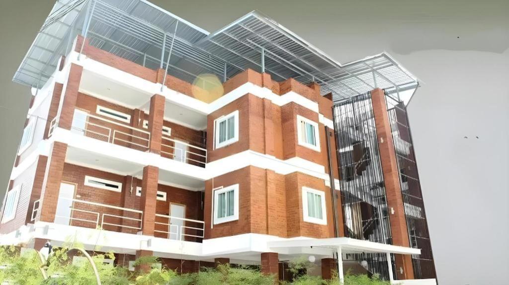 Changsova Hotel Rayong Exterior photo